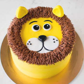 Lion Face Fondant Cake