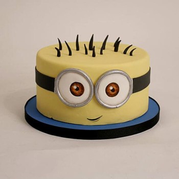 Minion Cartoon Fondant Cake Minion Cartoon Fondant Cake