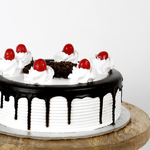 Black Forest Cake Delivery in Greater Noida