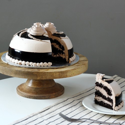 Special Chocolate Cream Cake Delivery in Greater Noida