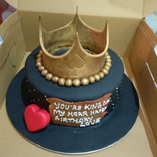 Golden Crown Theme Fondant Cake Delivery in Greater Noida Golden Crown Theme Fondant Cake Delivery in Greater Noida